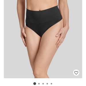 NWT✨  Tummy Slimming Thong (Spanx-like)